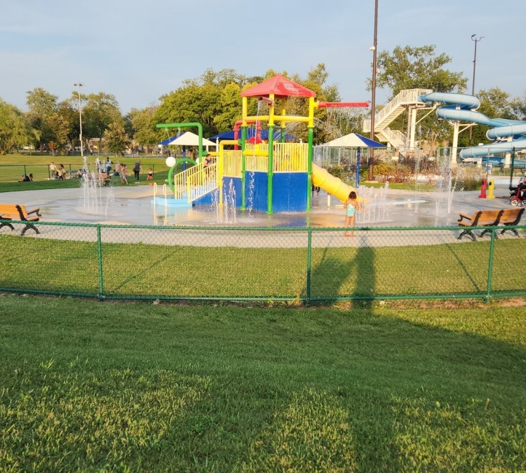 centennial-park-pool-and-splash-pad-photo